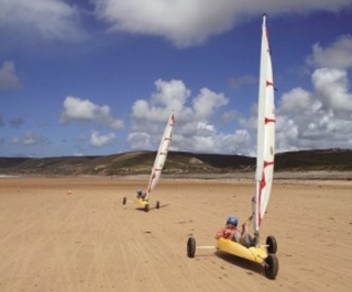  Sand yachting course